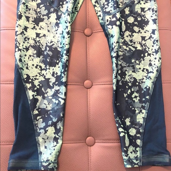 🙅🏻‍♀️SOLD🙅🏻‍♀️Under Armor Matching Set - Picture 4 of 8